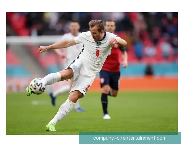 凯恩25场斩30球刷新德甲射手新纪录震惊球迷