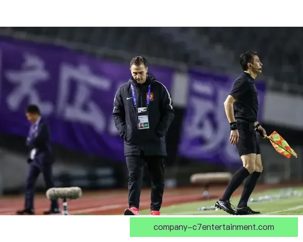 亚冠精英联赛鏖战落幕上海海港强势突围挺进下一阶段点燃球迷热情 亚冠精英联赛鏖战落幕上海海港强势突围挺进下一阶段点燃球迷热情